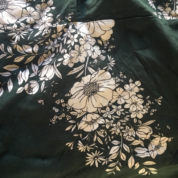 Urban Romantics flowy top! - Picture 6 of 8